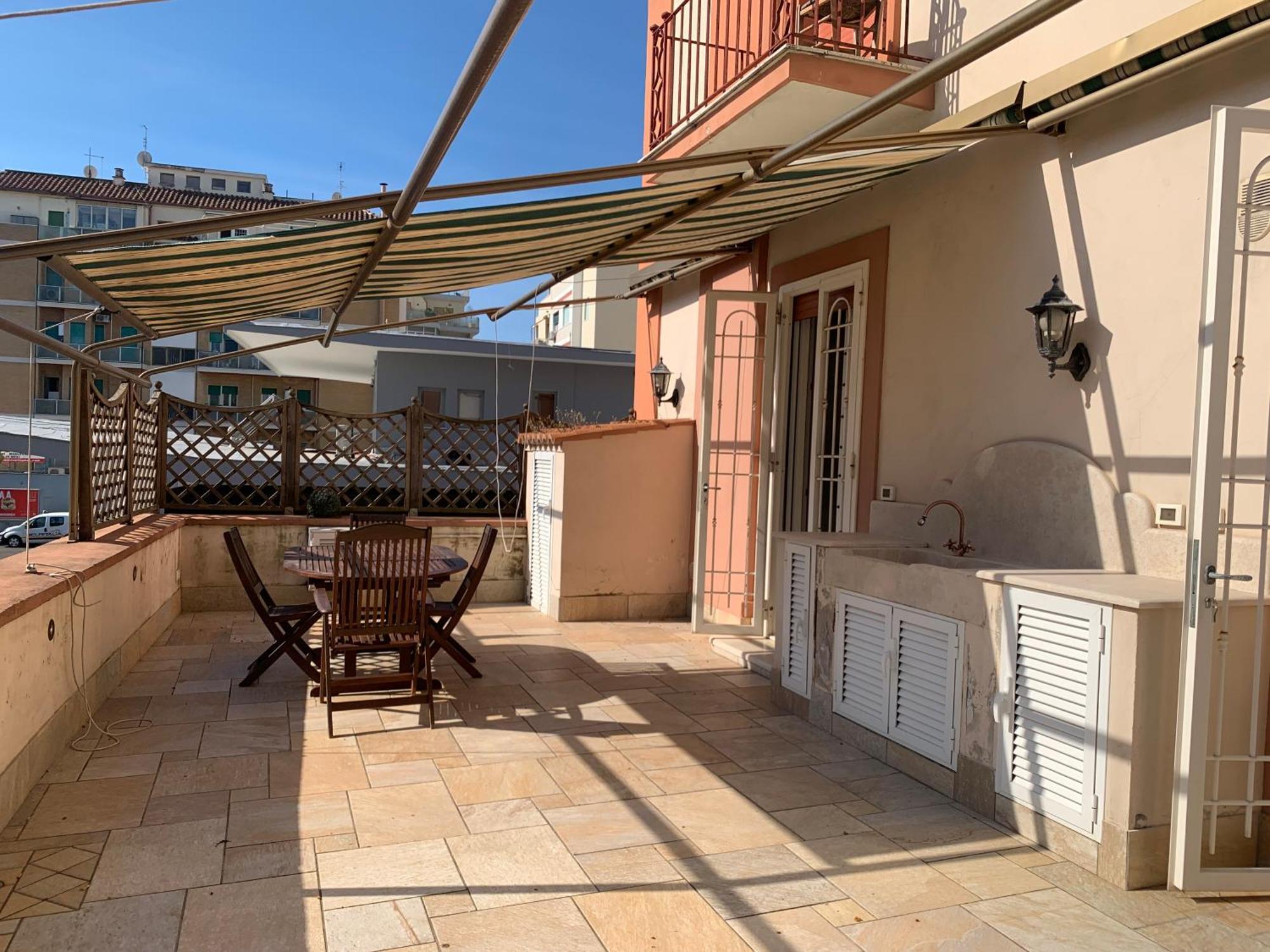 Villa La Tua Casa Nel Centro Di Ostia Esterno foto